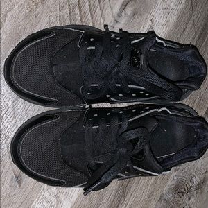All Black Nike Huraches